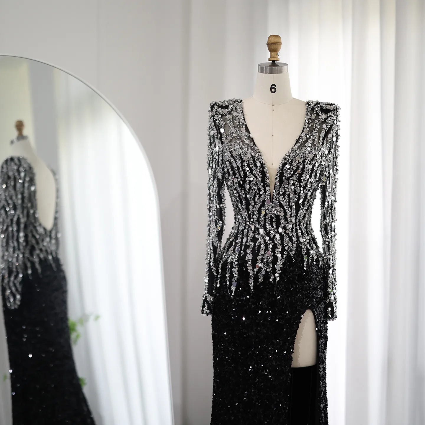 Luxury Black Mermaid Evening Dress Elegant V-Neck Long Sleeves Party Gowns