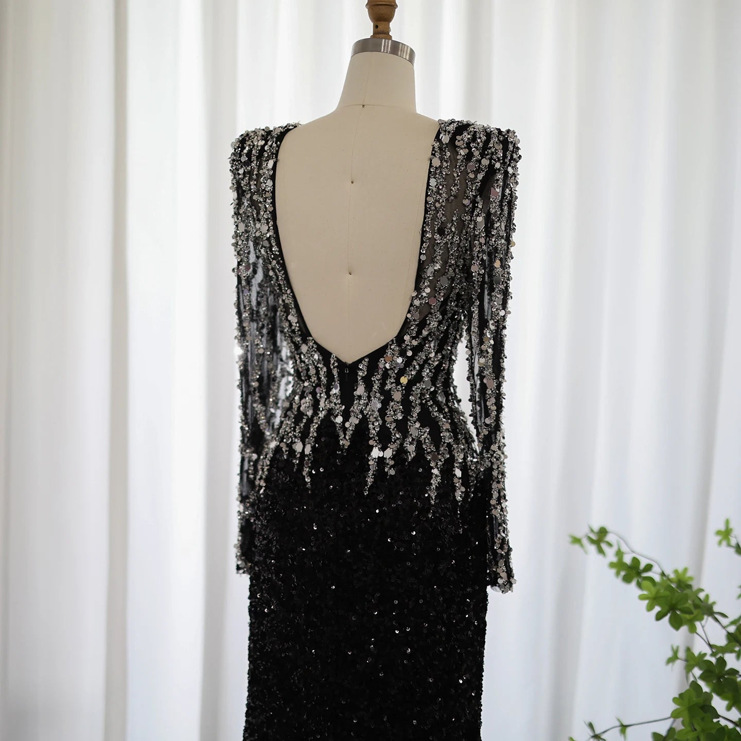 Luxury Black Mermaid Evening Dress Elegant V-Neck Long Sleeves Party Gowns