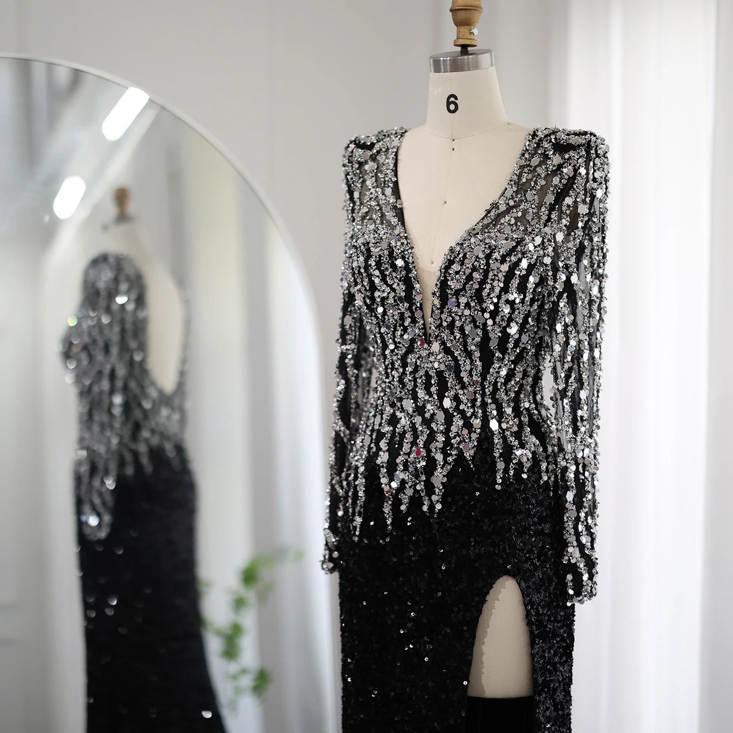 Luxury Black Mermaid Evening Dress Elegant V-Neck Long Sleeves Party Gowns